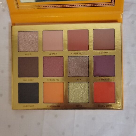 New Ace Beaute Falling For You Eyeshadow Palette Limited Edition - Picture 6 of 6